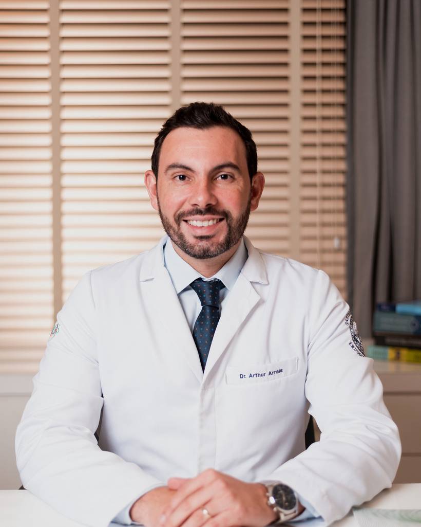 Dr. Arthur Arrais, gastroenterologista